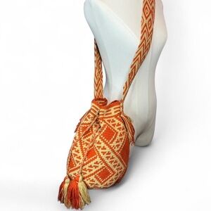 Handmade Woven Bucket Bag — Orange & Cream Geometric — Mexico Artisan